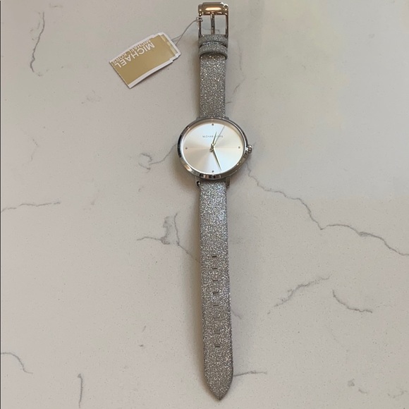 NWT: Michael Kors Silver Sparkle Watch - Picture 4 of 5